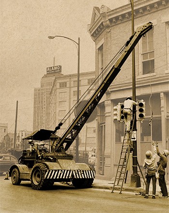 historic streetlight image